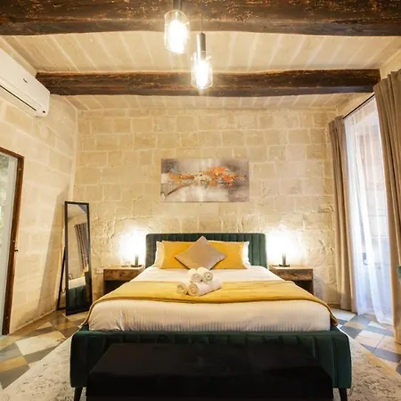 Villa Knights 1500s Palazzino In - Seaview Rooftop Jacuzzi Lounge Valletta