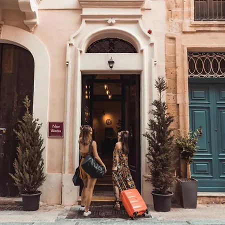 Knights 1500s Palazzino In - Seaview Rooftop Jacuzzi Lounge * Valletta