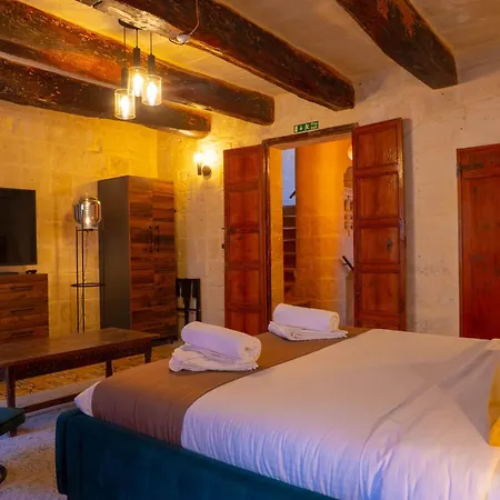 Knights 1500s Palazzino In - Seaview Rooftop Jacuzzi Lounge Villa *