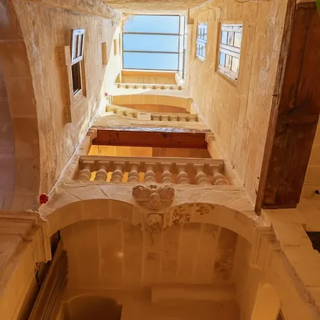 Knights 1500s Palazzino In - Seaview Rooftop Jacuzzi Lounge * Valletta