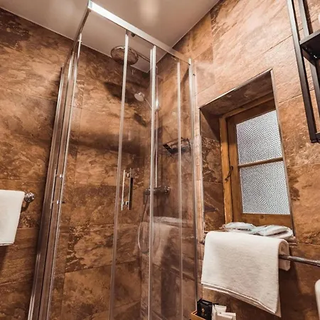 Knights 1500s Palazzino In - Seaview Rooftop Jacuzzi Lounge *