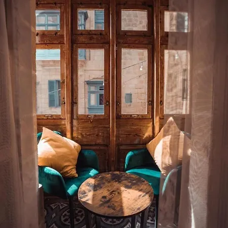 Knights 1500s Palazzino In - Seaview Rooftop Jacuzzi Lounge * La Valeta