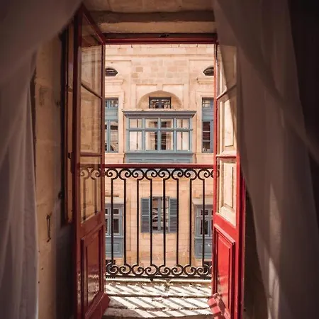 Luxury Year 1500s Palazzino In - Beautiful Rooftop Lounge * Valletta