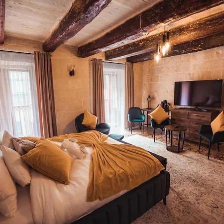Knights 1500s Palazzino In - Seaview Rooftop Jacuzzi Lounge Villa La Valeta