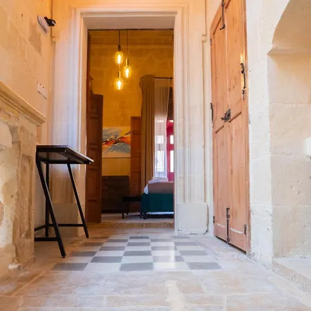 Luxury Year 1500s Palazzino In - Beautiful Rooftop Lounge La Valette