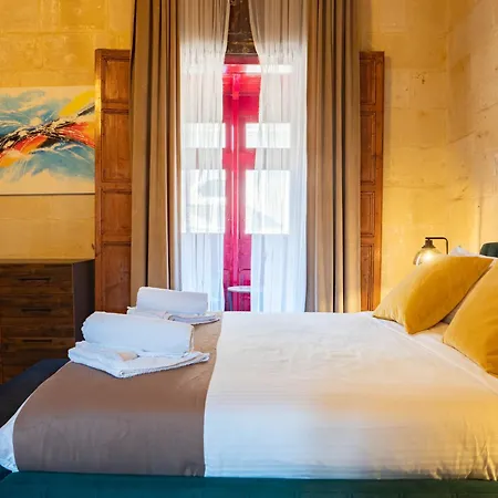 Luxury Year 1500s Palazzino In - Beautiful Rooftop Lounge * Valletta