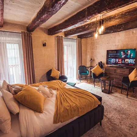 Knights 1500s Palazzino In - Seaview Rooftop Jacuzzi Lounge Villa *