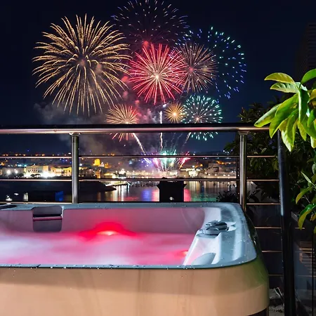 Villa Knights 1500s Palazzino In - Seaview Rooftop Jacuzzi Lounge *