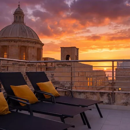 Villa Knights 1500s Palazzino In - Seaview Rooftop Jacuzzi Lounge Valletta