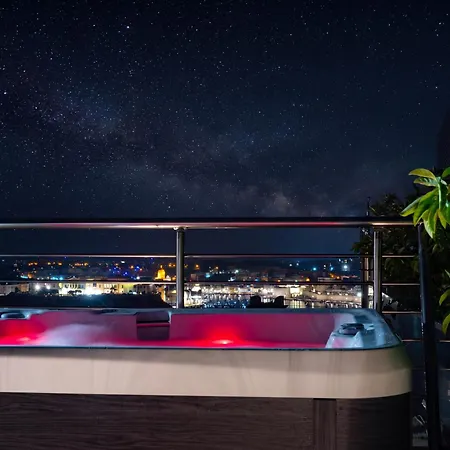 Knights 1500s Palazzino In - Seaview Rooftop Jacuzzi Lounge