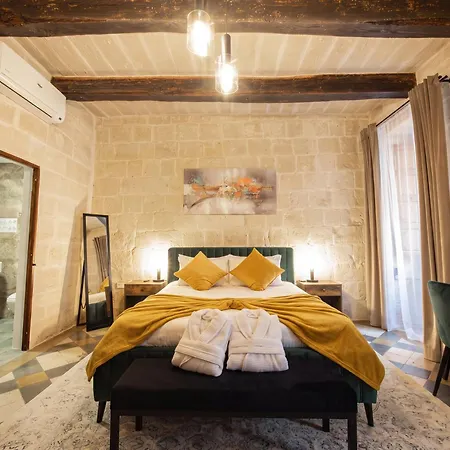 Villa Knights 1500s Palazzino In - Seaview Rooftop Jacuzzi Lounge Valletta