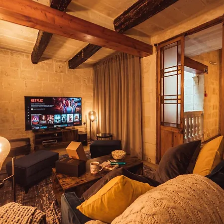 Villa Knights 1500s Palazzino In - Seaview Rooftop Jacuzzi Lounge Valletta