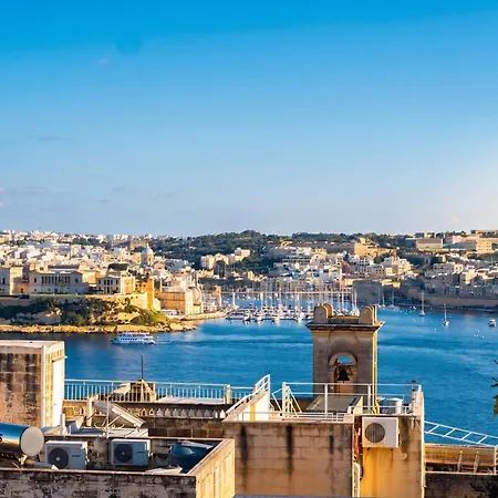 Knights 1500s Palazzino In - Seaview Rooftop Jacuzzi Lounge * Valletta