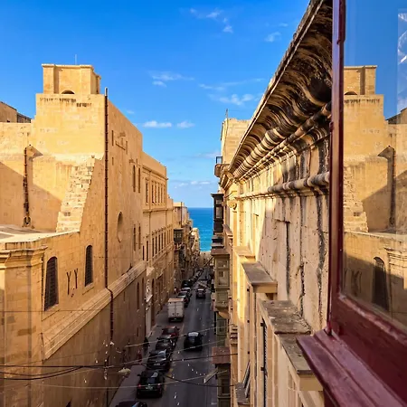 Knights 1500s Palazzino In - Seaview Rooftop Jacuzzi Lounge * Valletta
