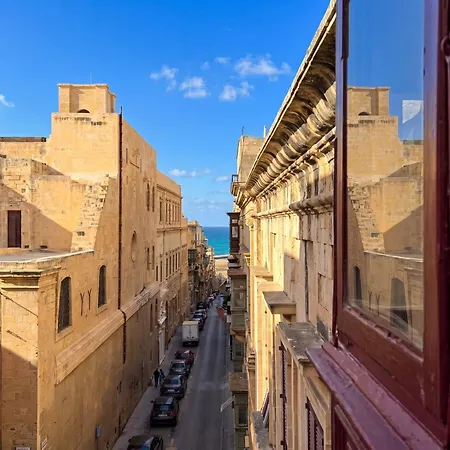 Knights 1500s Palazzino In - Seaview Rooftop Jacuzzi Lounge * Valletta