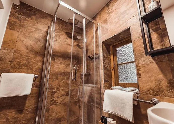 Knights 1500s Palazzino In - Seaview Rooftop Jacuzzi Lounge *