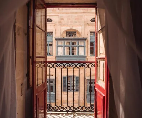 Knights 1500s Palazzino In - Seaview Rooftop Jacuzzi Lounge * Valletta