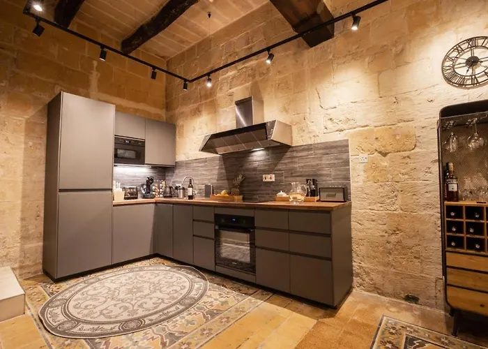 Knights 1500s Palazzino In - Seaview Rooftop Jacuzzi Lounge Villa *