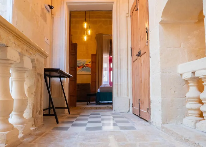 Knights 1500s Palazzino In - Seaview Rooftop Jacuzzi Lounge Valletta