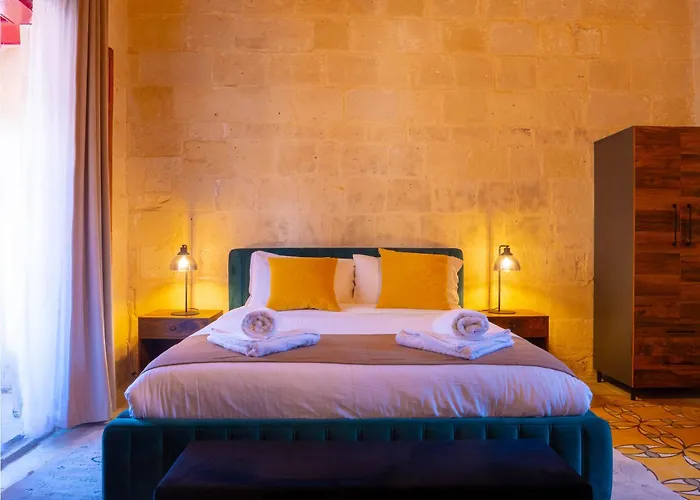 Knights 1500s Palazzino In - Seaview Rooftop Jacuzzi Lounge *