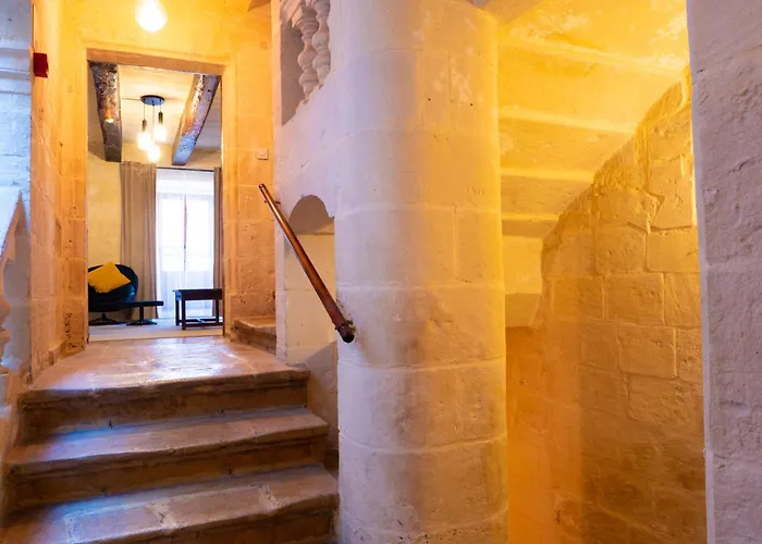 Villa Knights 1500s Palazzino In - Seaview Rooftop Jacuzzi Lounge Valletta